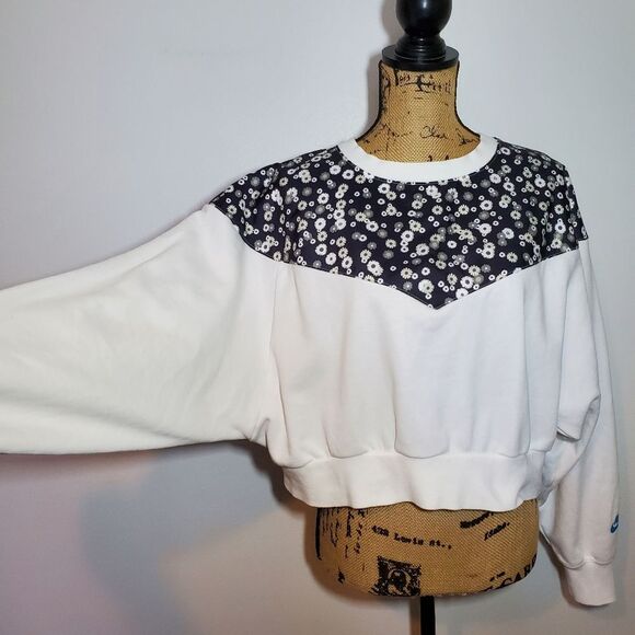 Nike Heritage Crew Floral Sweatshirt Size L - Picture 3 of 10